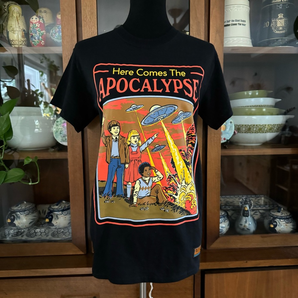 Steven Rhodes “Here Comes The Apocalypse” Alien Graphic Tee